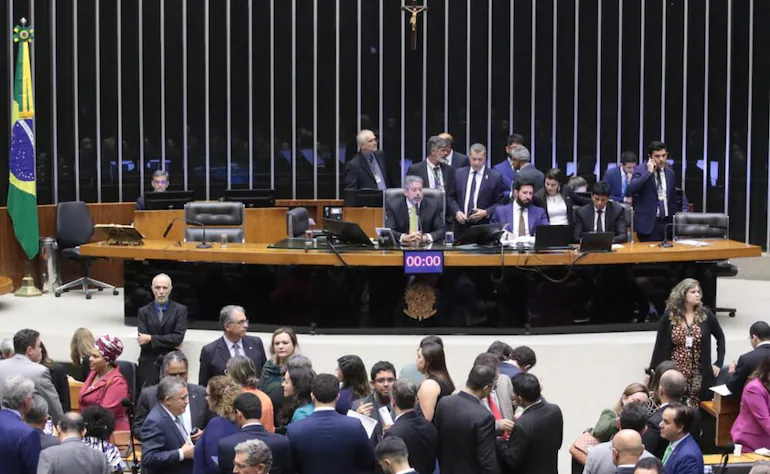 Congresso libera votações remotas para conseguir aprovar pacote fiscal até o fim do ano